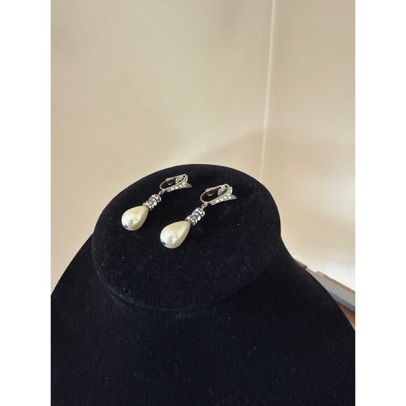 Elegant Vintage Faux Pearl and Diamond Clip On Formal Earrings Bride - Picture 4 of 6